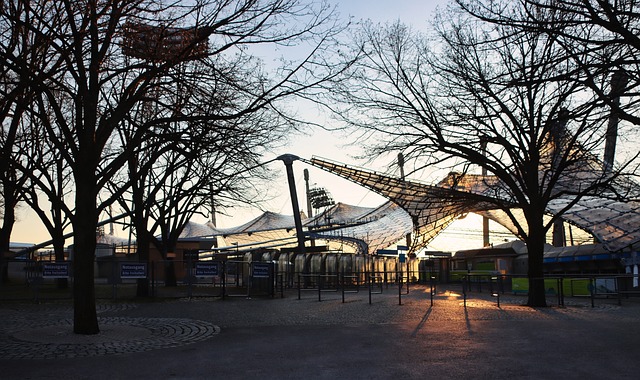 但有時他在 但有時他在