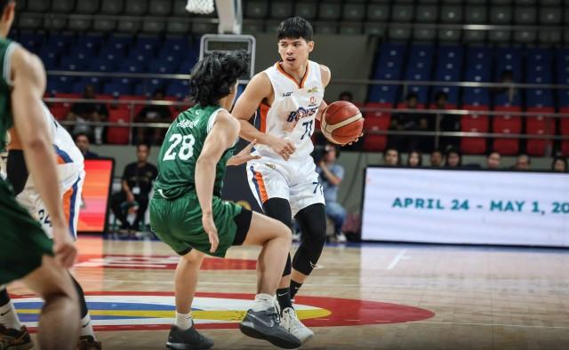 两人自巴塞 两人自巴塞